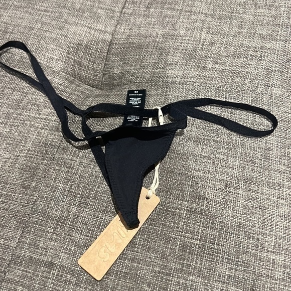 Skims Micro Thong - Picture 3 of 14